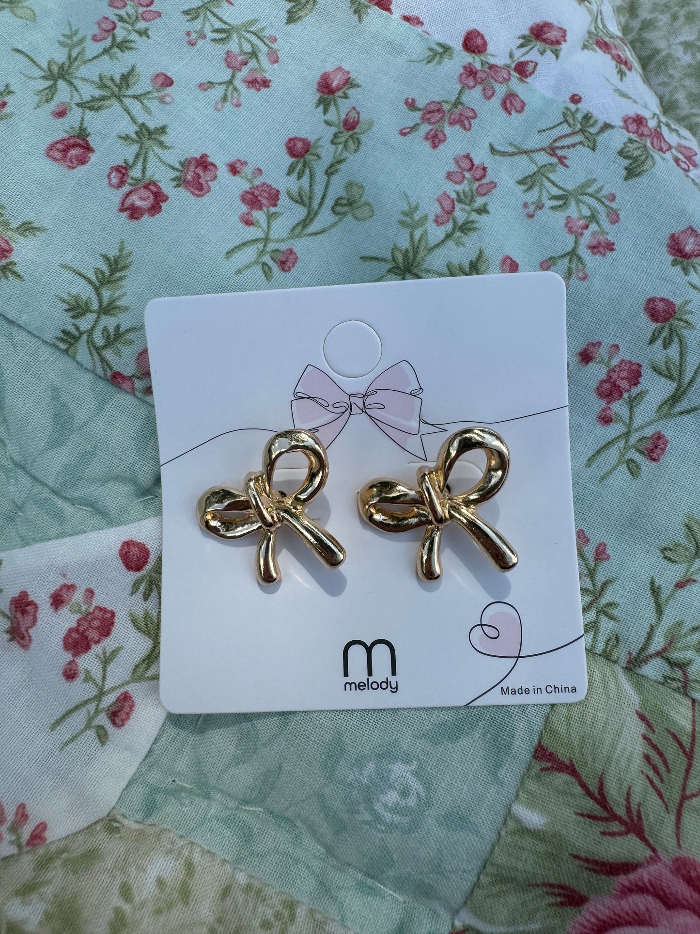 Pretty Girl Bow Earrings