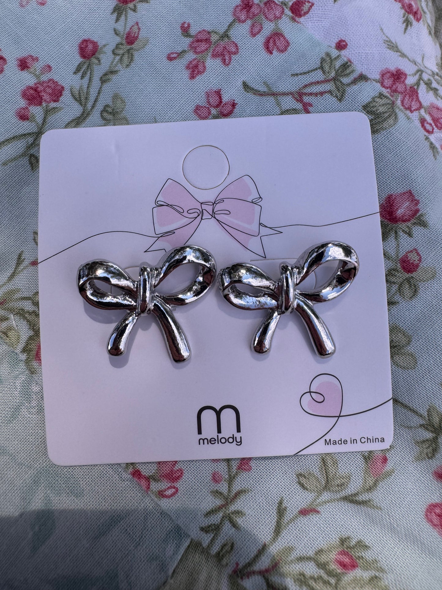 Pretty Girl Bow Earrings